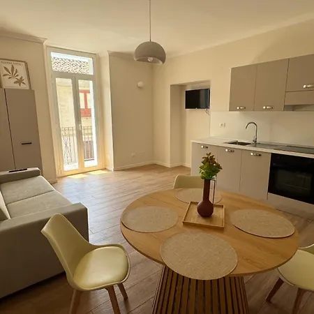 Lejlighedshotel Confort's Street 3*